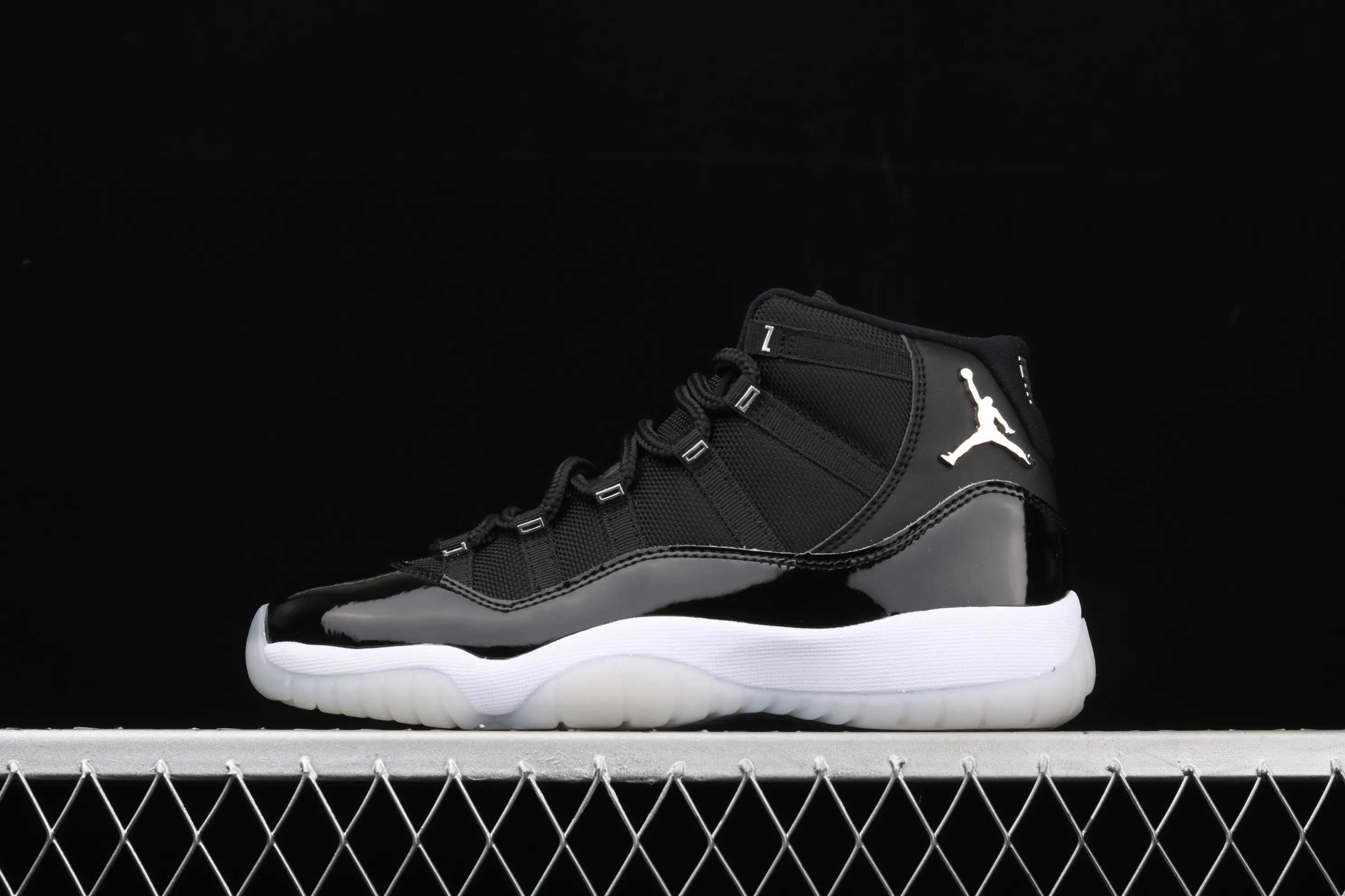All Categories Air Jordan Jordan Series Basketball Shoes Air Jordan 11 Pure Original Version Air Jordan 11 "25th Anniversary" AJ11 Joe 11 Devil II Genuine Standard Real Carbon 378038-011